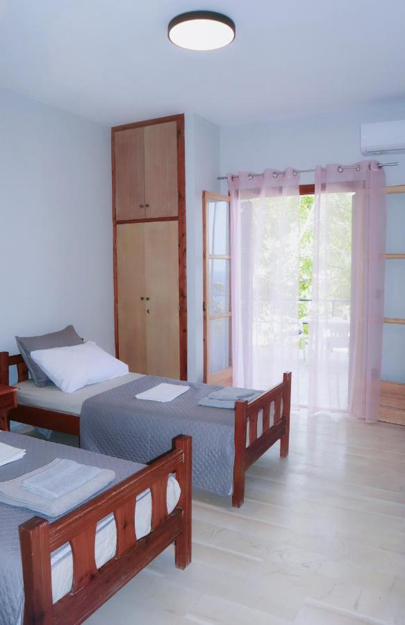 Kaminaki Seaview Apartments Katavolos Ngoại thất bức ảnh