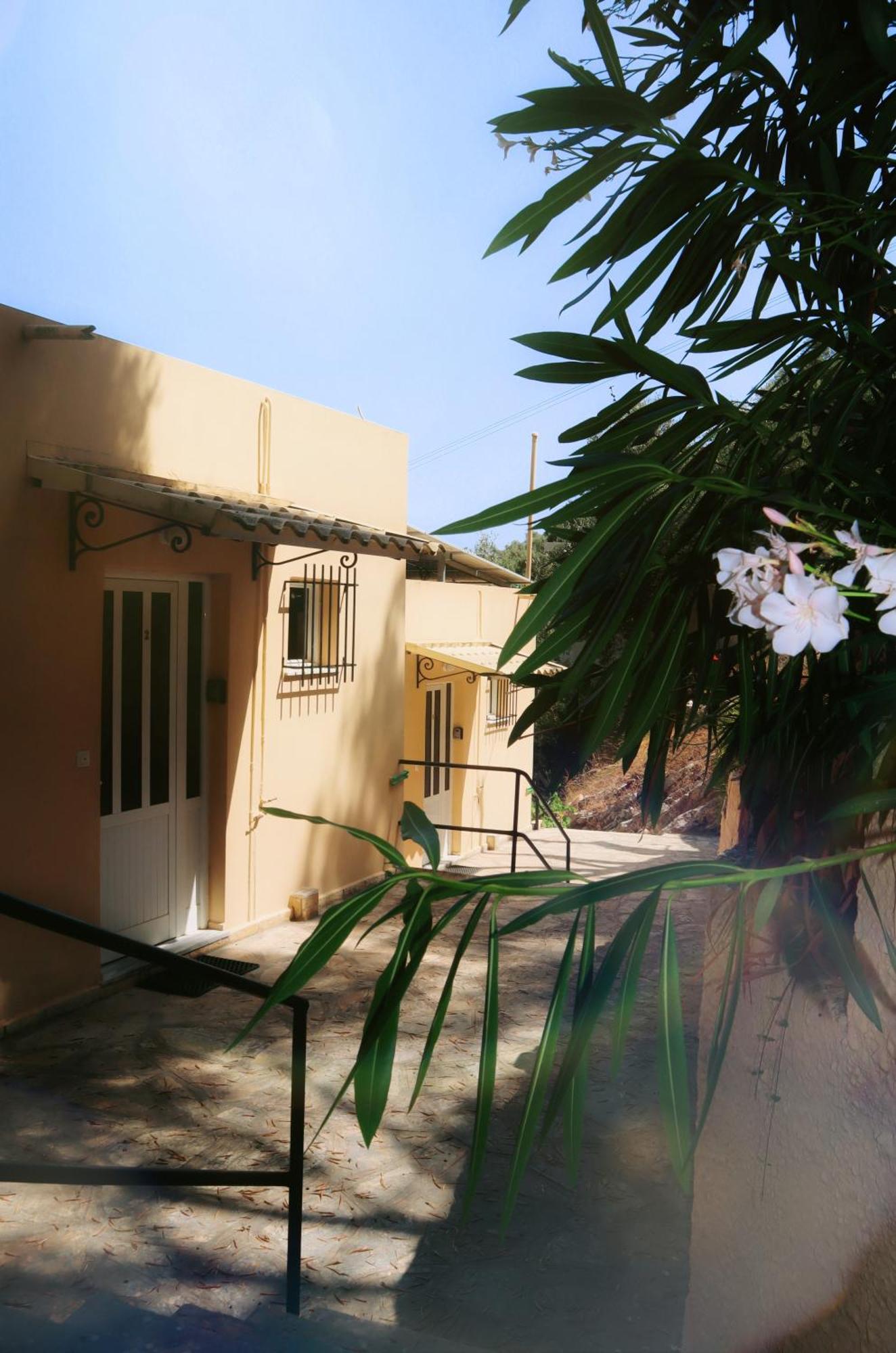 Kaminaki Seaview Apartments Katavolos Ngoại thất bức ảnh